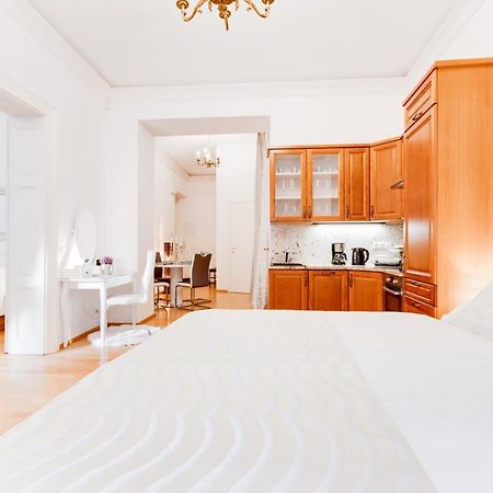 Wenceslas Square Royal Apartment براغ المظهر الخارجي الصورة