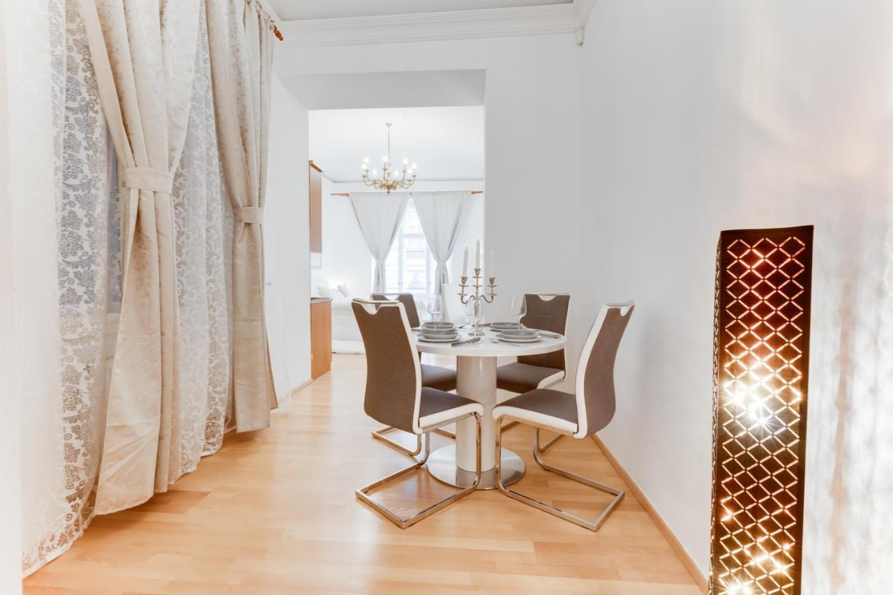 Wenceslas Square Royal Apartment براغ المظهر الخارجي الصورة