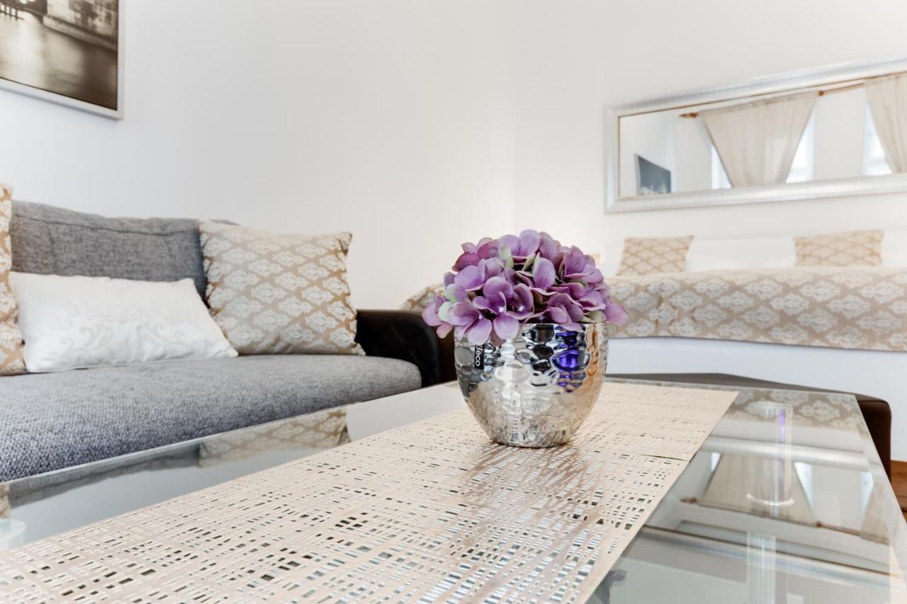 Wenceslas Square Royal Apartment براغ المظهر الخارجي الصورة