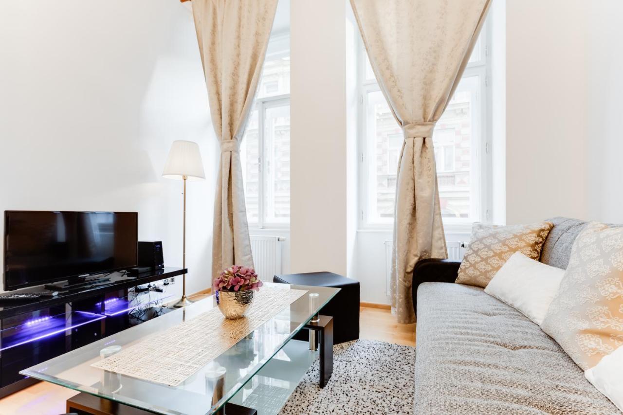 Wenceslas Square Royal Apartment براغ المظهر الخارجي الصورة