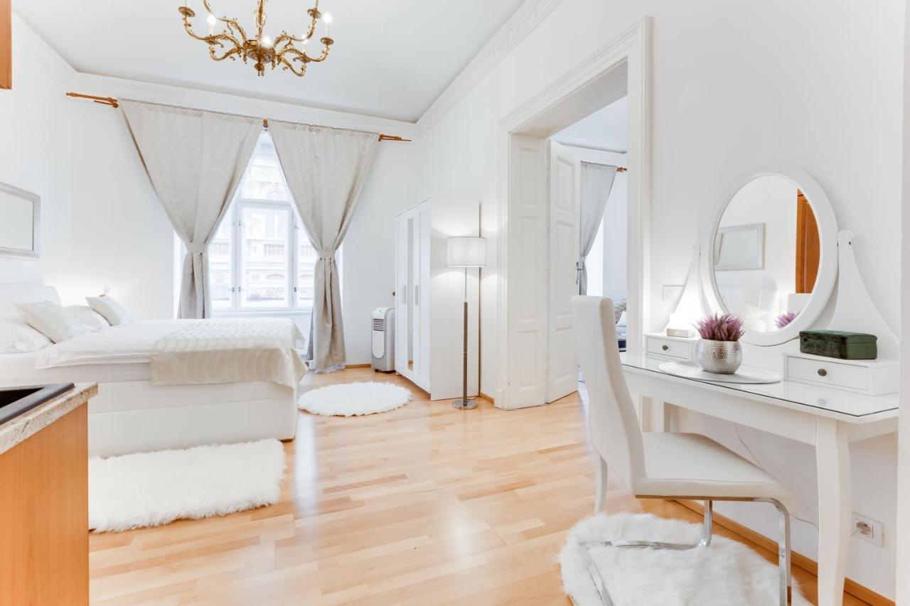 Wenceslas Square Royal Apartment براغ المظهر الخارجي الصورة
