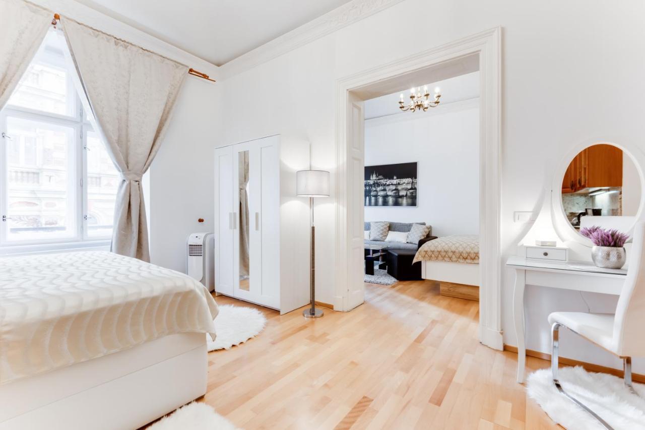 Wenceslas Square Royal Apartment براغ المظهر الخارجي الصورة