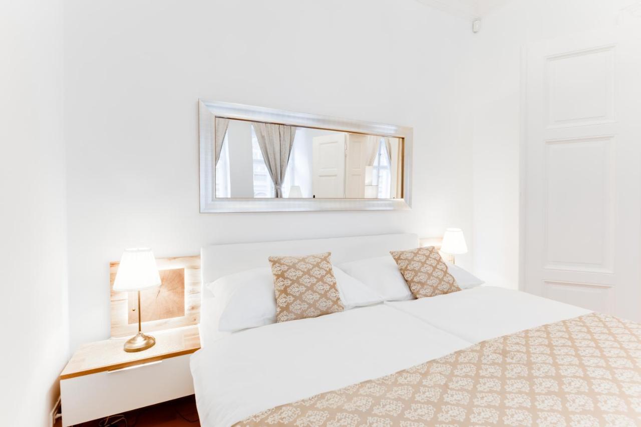 Wenceslas Square Royal Apartment براغ المظهر الخارجي الصورة