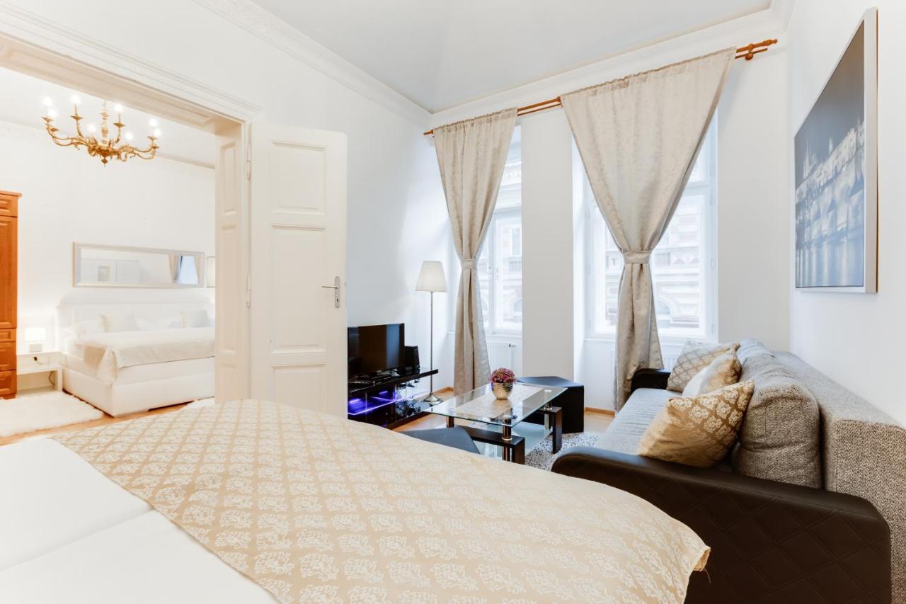 Wenceslas Square Royal Apartment براغ المظهر الخارجي الصورة