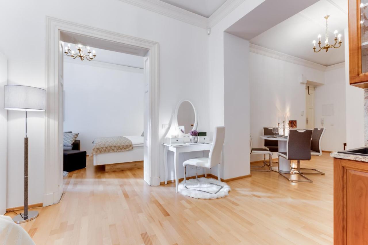 Wenceslas Square Royal Apartment براغ المظهر الخارجي الصورة