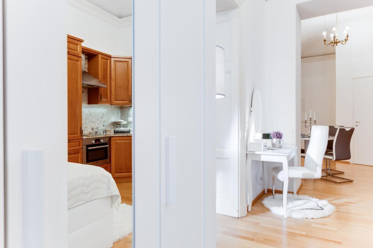 Wenceslas Square Royal Apartment براغ المظهر الخارجي الصورة